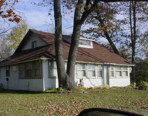 Wonderful Lake Front Home in Gregory, Michigan